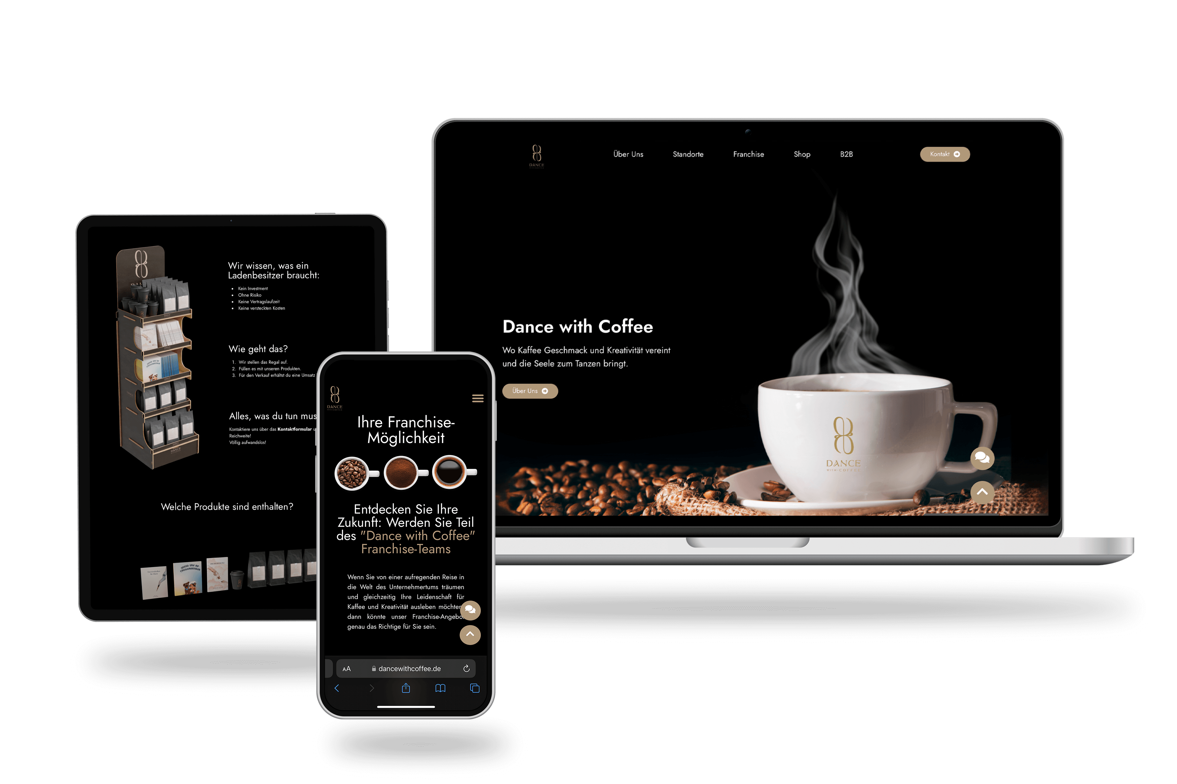 Geräte mit Webdesign einer Berliner Agentur, die ein Kaffee-Franchise präsentiert, inklusive einer dampfenden Kaffeetasse auf dem Bildschirm